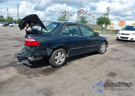 2000 Honda Accord 3.0 Ex z USA, uszkodzony, nr VIN 1HGCG1657YA066912